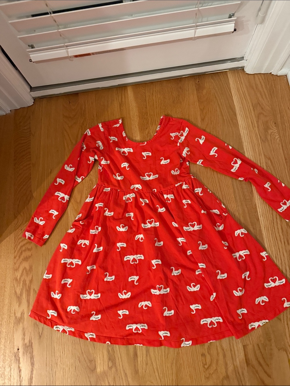 Hanna Andersson Red Swan Print Long-Sleeve Casual Dress